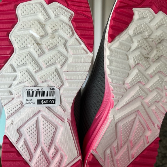 Brand new sneakers for girls - Picture 2 of 5